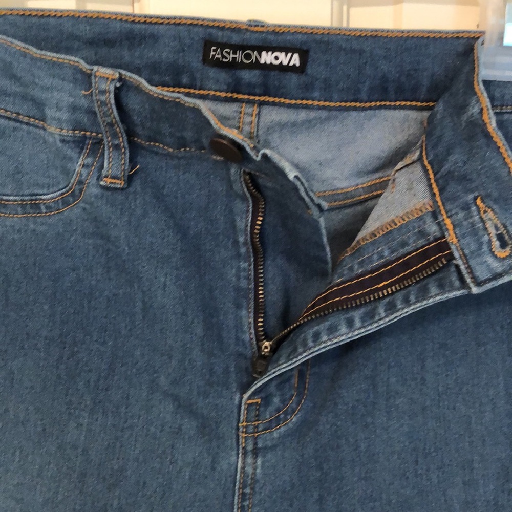 Fashion Nova Flare Jeans - Picture 5 of 6